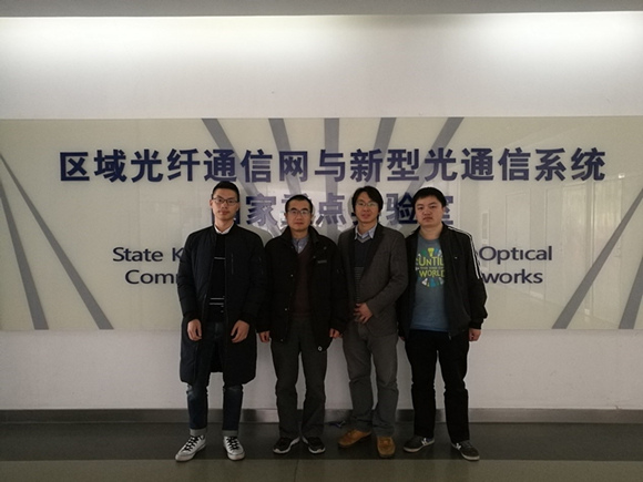 (从左到右依次为:薛雷,胡卫生教授,义理林教授,计红林)